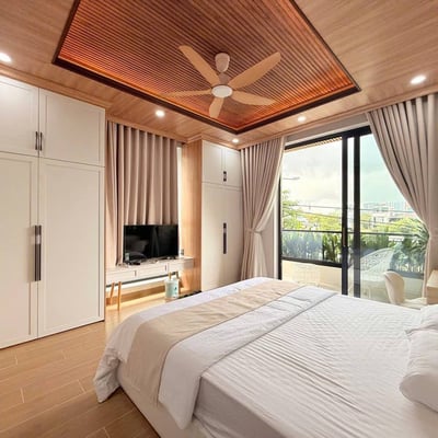 Miete einer geräumigen Villa mit Pool und Dachterrassen-Lounge, Da Nang, Vietnam